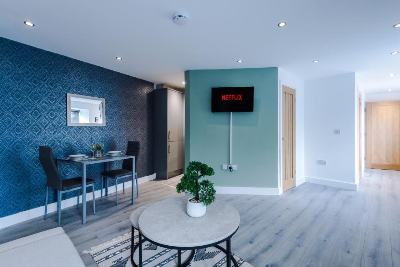 Rest & Recharge At The Station Apartments Manchester Exterior photo